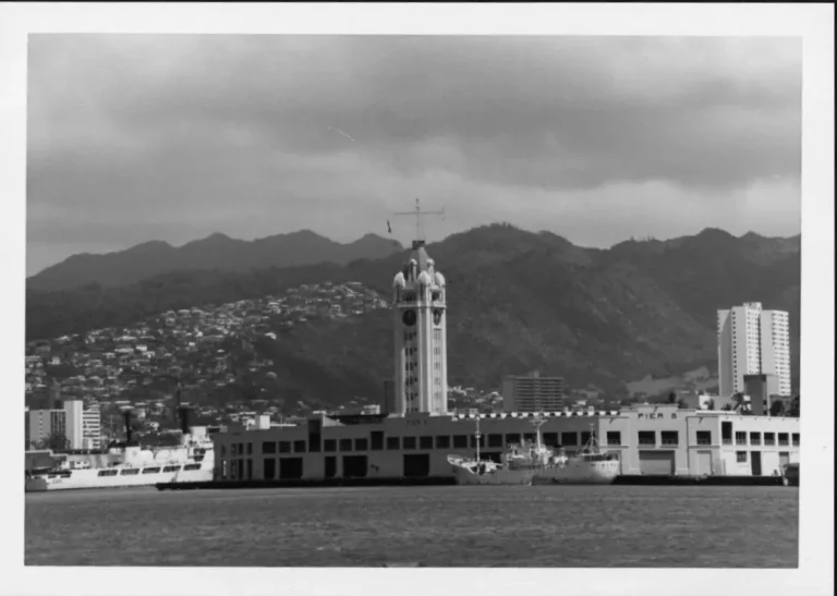 Old black-and-white photos of Boat Days at Aloha Tower