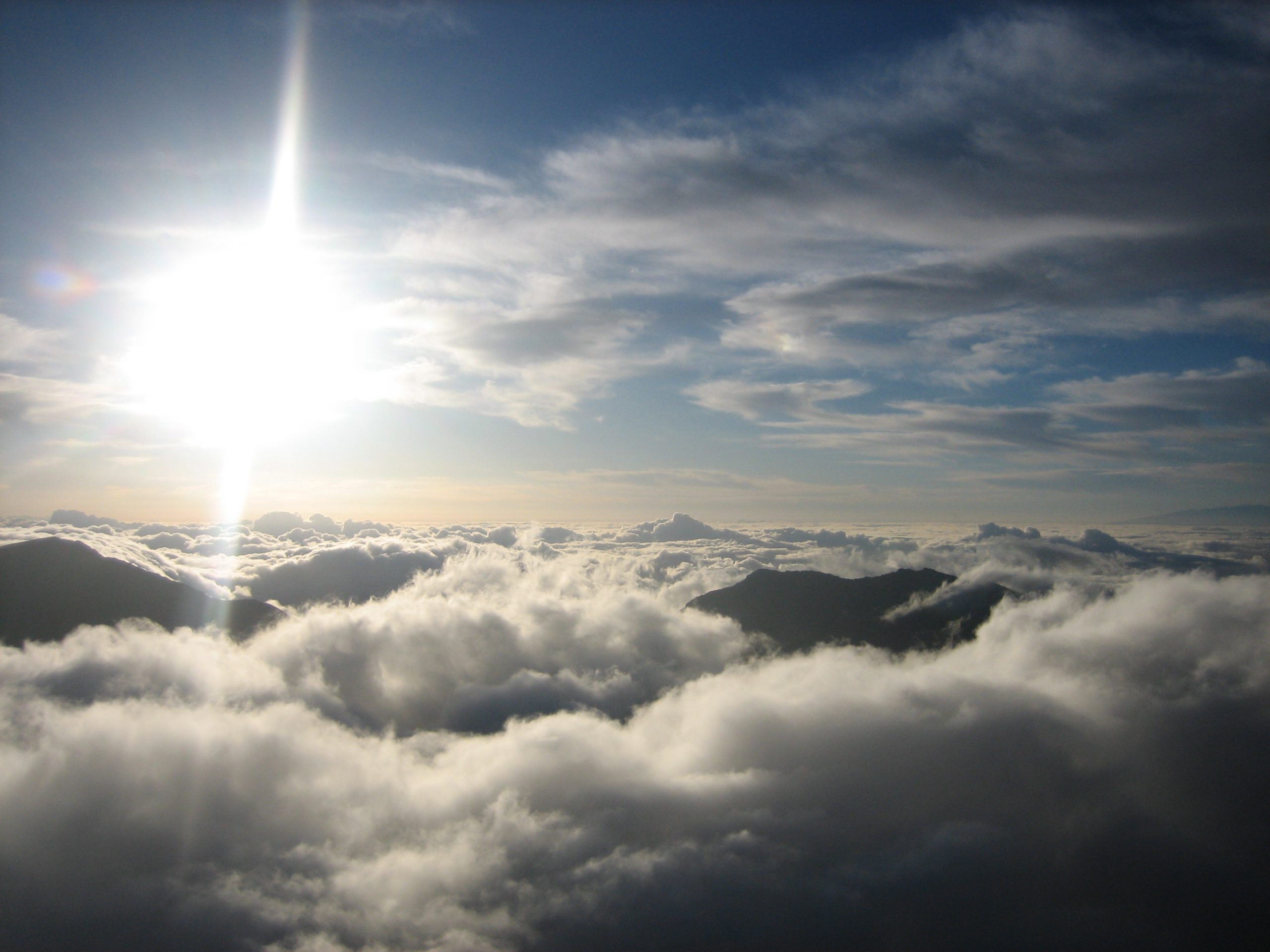 Sunlight above clouds seen from Kalahaku Lookout in Haleakalā National Park